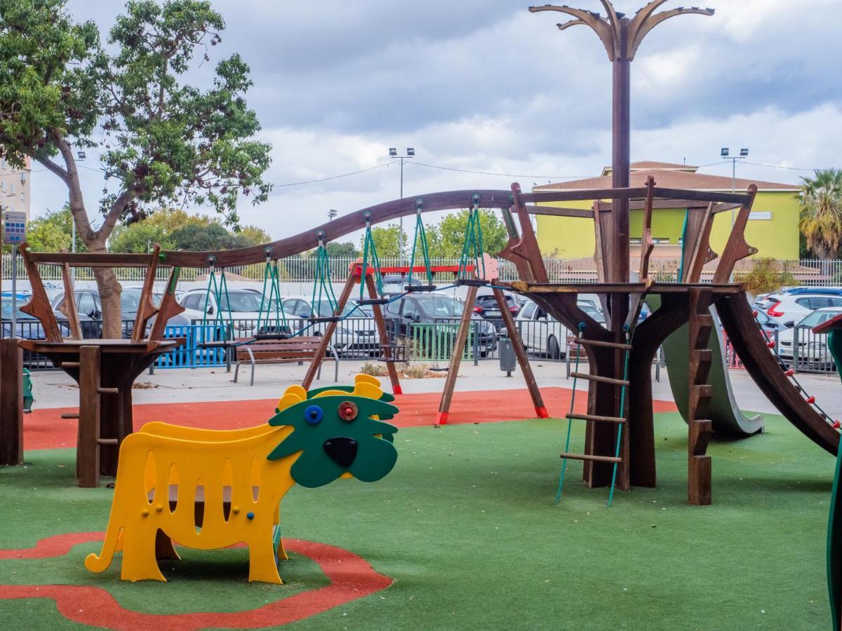 Cubo'S Urban Studio Turisbelen Малага Екстериор снимка